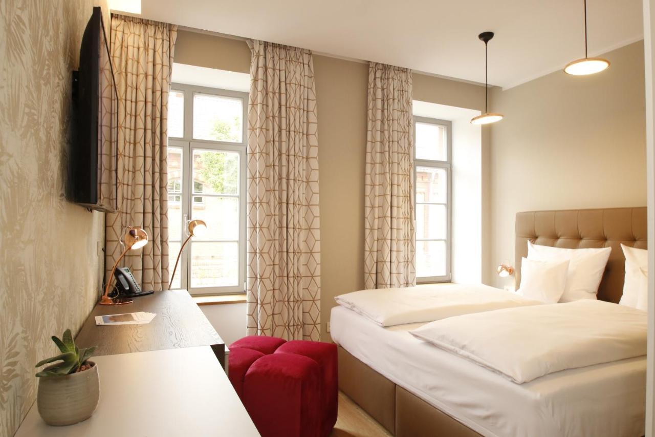 لانداو إن در بفالتس Amelie No 1 Hotel & Appartements المظهر الخارجي الصورة