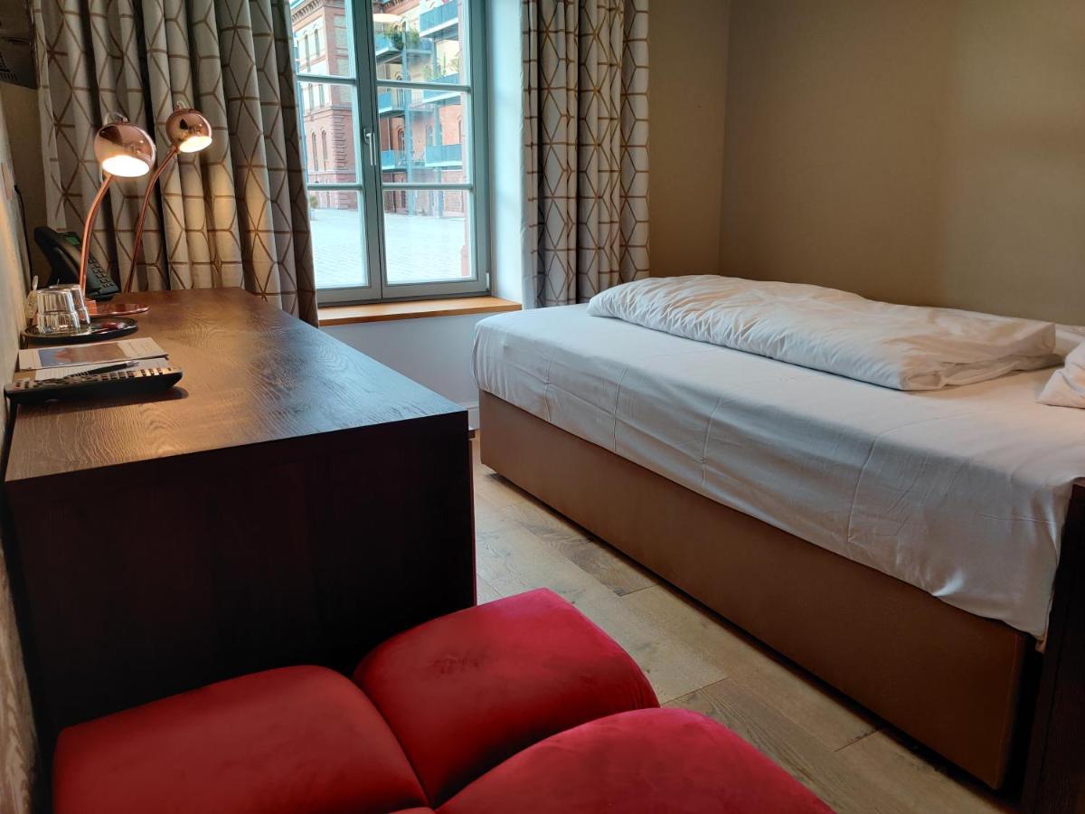لانداو إن در بفالتس Amelie No 1 Hotel & Appartements المظهر الخارجي الصورة