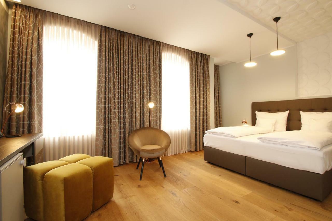 لانداو إن در بفالتس Amelie No 1 Hotel & Appartements المظهر الخارجي الصورة