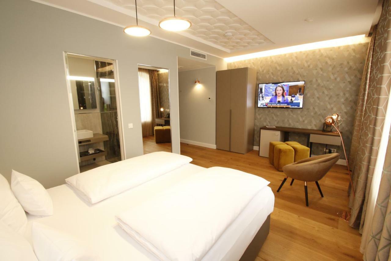 لانداو إن در بفالتس Amelie No 1 Hotel & Appartements المظهر الخارجي الصورة