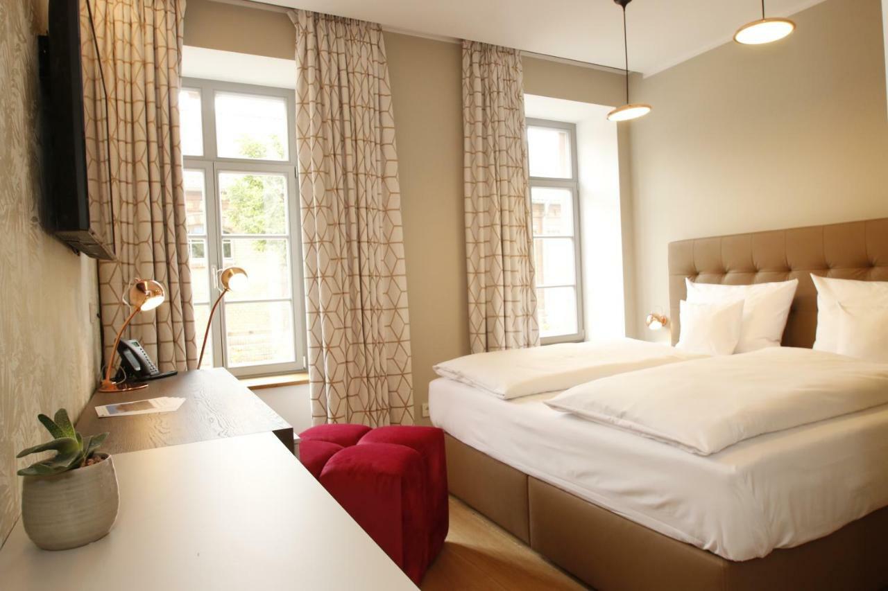 لانداو إن در بفالتس Amelie No 1 Hotel & Appartements المظهر الخارجي الصورة