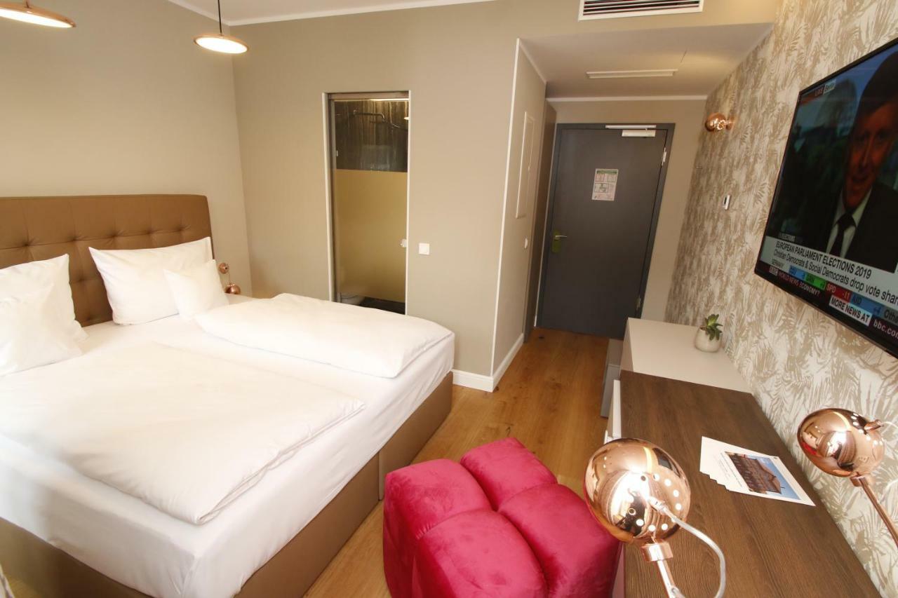 لانداو إن در بفالتس Amelie No 1 Hotel & Appartements المظهر الخارجي الصورة